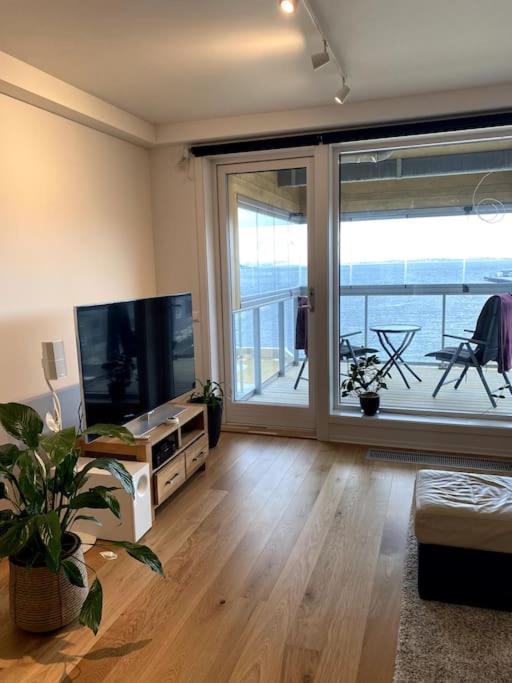 Royal Skir Apartment Sea View Tromso Ngoại thất bức ảnh